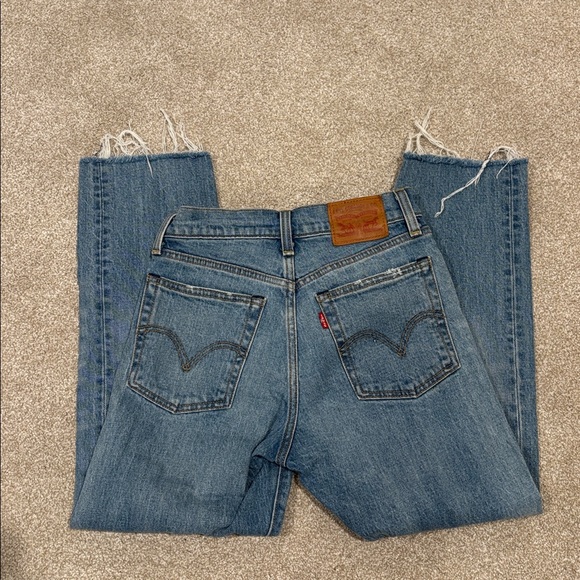 Levi’s capris size 24 - Picture 5 of 9